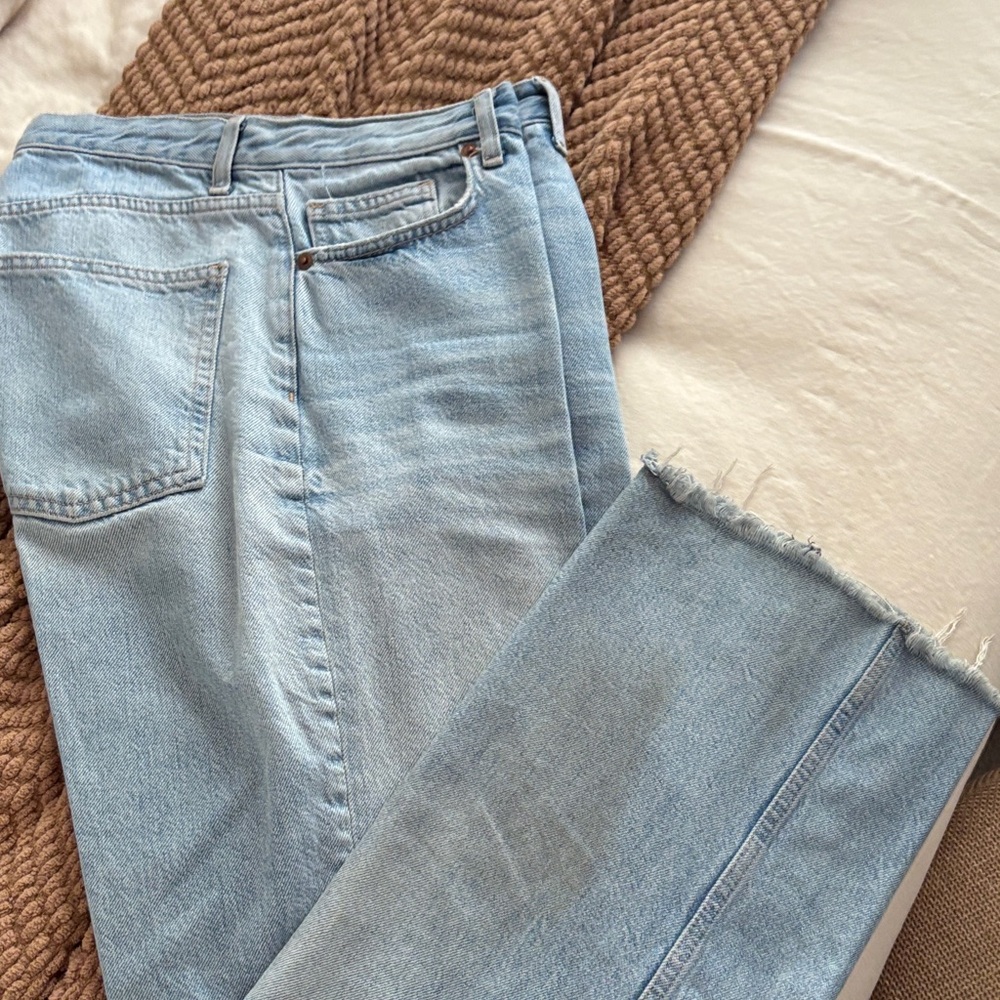 Zara Light Blue Denim Jeans with frayed bottom